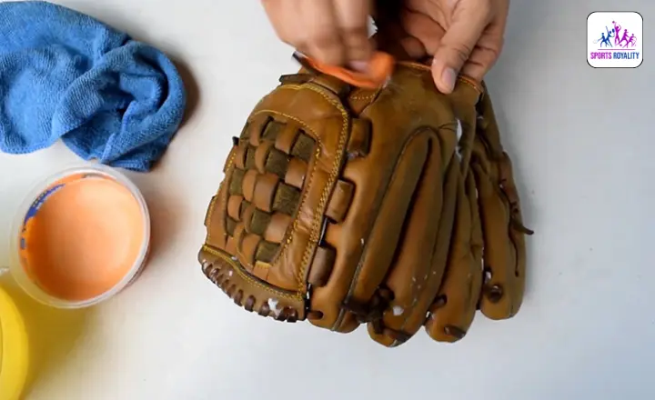 How to Clean Baseball Batting Gloves